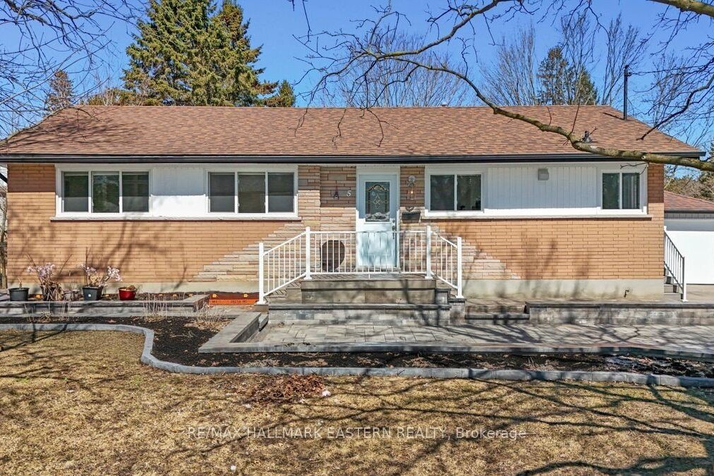 3-bedroom detached home for sale in Peterborough — 5 Ferndale Avenue (Photo 1)