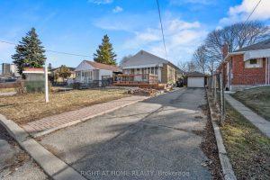 3-bedroom detached home for sale in Toronto — 5 Hollingworth Drive