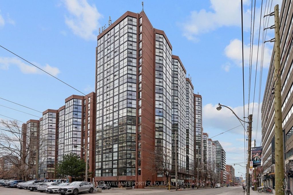 1-bedroom condo apartment for rent in Toronto — 601 - 705 King Street W (Photo 1)