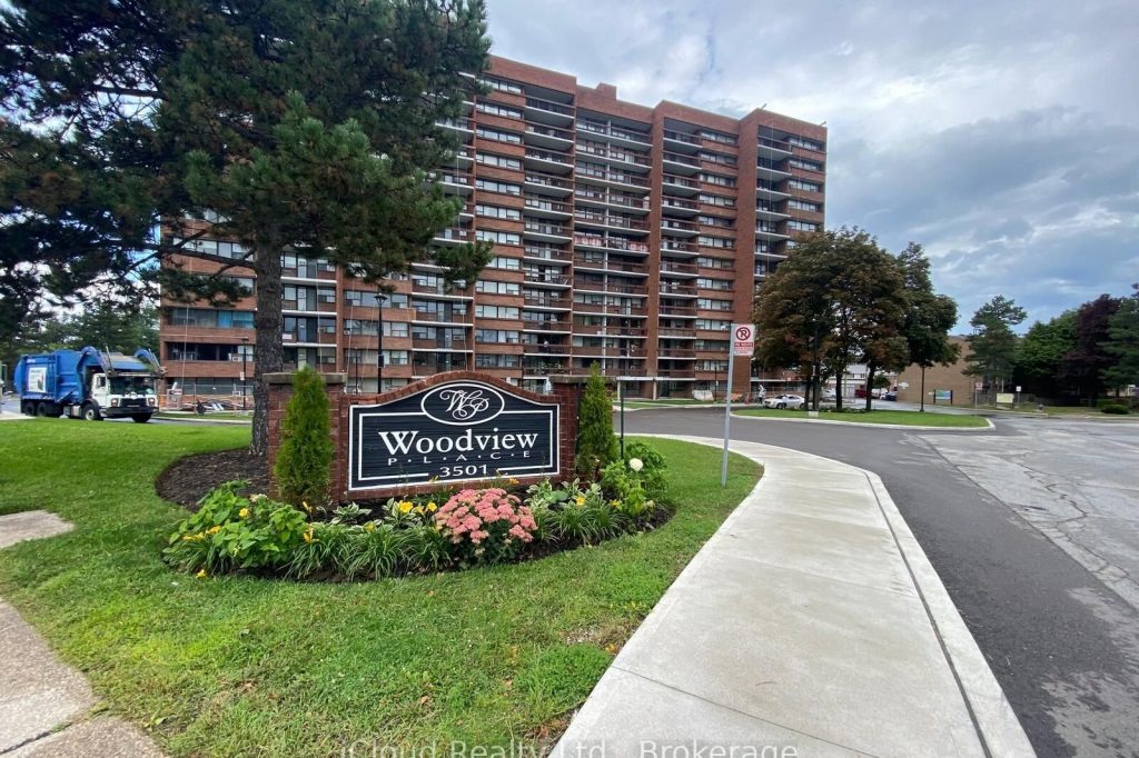 2-bedroom condo apartment for sale in Peel — 606 - 3501 Glen Erin Drive (Photo 1)