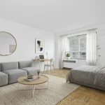 Studio condo apartment for rent in Toronto — 607 - 88 Bernard Avenue (Photo 1)