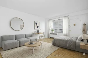 Studio condo apartment for rent in Toronto — 607 - 88 Bernard Avenue