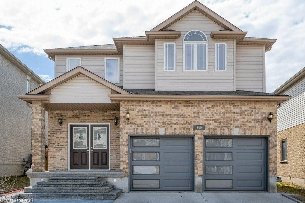 5-bedroom single family residence home for sale in Waterloo — 609 Woolgrass Avenue (Photo 1)