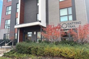 2-bedroom condo apartment for sale in Halton — 610 - 50 Kaitting Trail