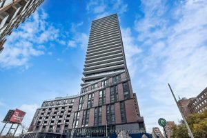 1-bedroom condo apartment for rent in Toronto — 616 - 35 Parliament Street