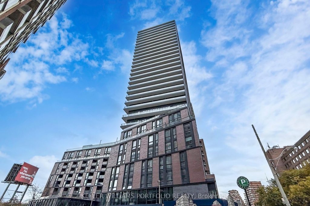1-bedroom condo apartment for rent in Toronto — 616 - 35 Parliament Street (Photo 1)
