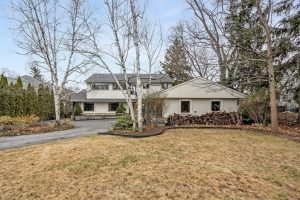 5-bedroom detached home for sale in Halton — 624 North Shore Boulevard E