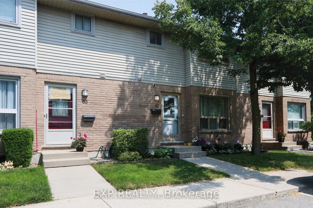 3-bedroom condo townhouse for rent in Brampton — 62 - 75 Ansondale Road (Photo 1)