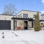 6-bedroom detached home for sale in Waterloo — 62 Lang Crescent (Photo 4)