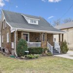 4-bedroom detached home for sale in Waterloo — 635 Lawrence Street (Photo 2)