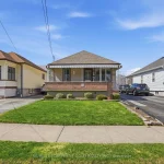 2-bedroom detached home for sale in Niagara — 6408 Monroe Street (Photo 3)