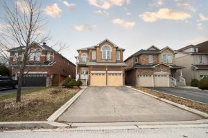 5-bedroom detached home for rent in Milton — 643 Warhol Way