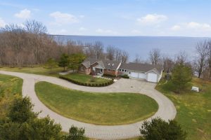 3-bedroom rural residential home for sale in Norfolk — 648 Front Road