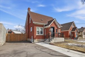 2-bedroom detached home for sale in Waterloo — 652 Weber Street E