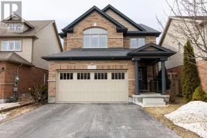 4-bedroom home for sale in Fergus — 65 Aberdeen Street