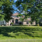 5-bedroom detached home for sale in Ottawa — 6715 Suncrest Drive (Photo 1)
