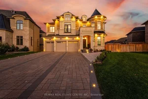 4-bedroom detached home for sale in York — 67 Rolling Green Court