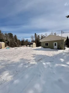 2-bedroom detached home for sale in Papineau-cameron — 682 Donald Street