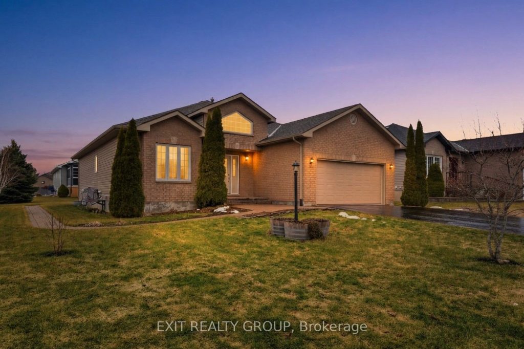 2-bedroom detached home for sale in Prince Edward County — 68 Maplehurst Crescent (Photo 1)