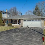 3-bedroom detached home for sale in Middlesex — 696 Village Green Avenue (Photo 5)