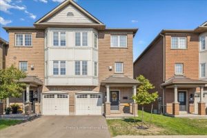 3-bedroom condo townhouse for sale in Hamilton — 69 - 470 Beach Boulevard