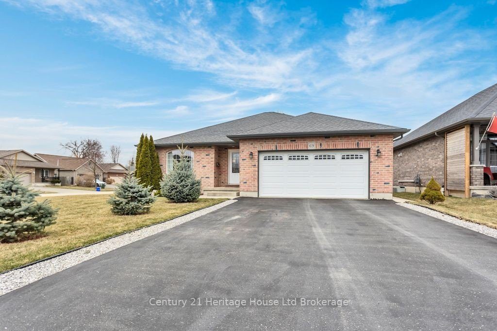 2-bedroom detached home for sale in Oxford — 69 William Street (Photo 1)