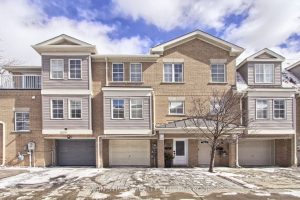 3-bedroom att/row/townhouse for sale in Toronto — 6 Archibald Mews