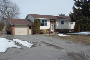 3-bedroom detached home for sale in Leeds And Grenville — 6 Cambridge Court