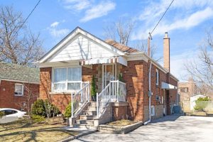 3-bedroom detached home for sale in Toronto — 6 Janet Boulevard