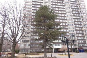 2-bedroom condo apartment for sale in Toronto — 704 - 80 Antibes Drive