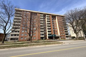 3-bedroom condo apartment for sale in Burlington — 705 - 1415 Ghent Avenue