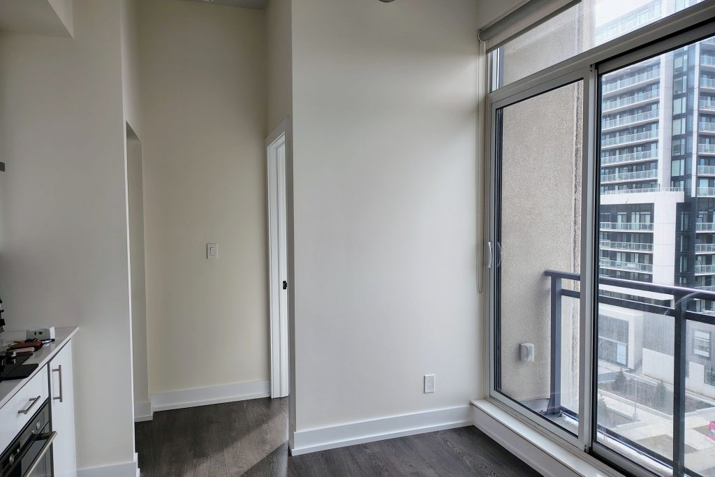 1-bedroom condo apartment for rent in Toronto — 706 - 75 The Donway N/a W (Photo 1)