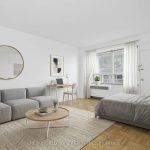 Studio condo apartment for rent in Toronto — 707 - 88 Bernard Avenue (Photo 1)