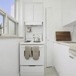 Studio condo apartment for rent in Toronto — 707 - 88 Bernard Avenue (Photo 2)