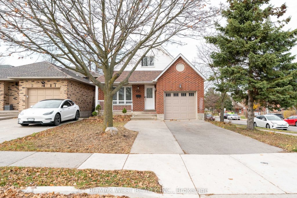 3-bedroom detached home for sale in Hamilton — 721 Acadia Drive (Photo 1)
