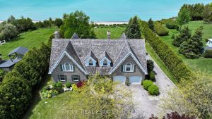 6-bedroom detached home for sale in Vancouver — 72797 Ravine Drive