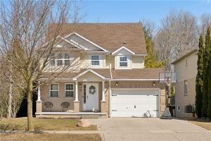 4-bedroom home for sale in Kitchener — 72 Copper Leaf Street