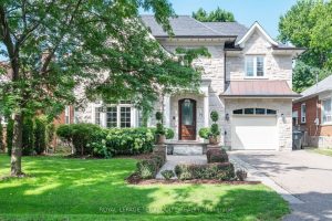 4-bedroom detached home for sale in Toronto — 72 Eagle Road