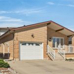 3-bedroom home for sale in Hamilton — 738 Upper Kenilworth Avenue (Photo 1)