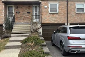 3-bedroom condo townhouse for sale in Hamilton — 73 - 10 Angus Road