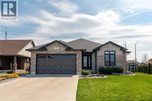 4-bedroom home for sale in Sarnia — 73 Kamal Drive