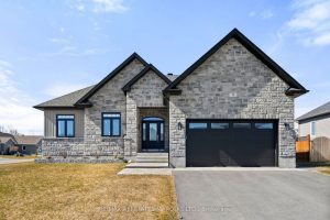 3-bedroom detached home for sale in Stormont — 74 Jim Brownell Boulevard