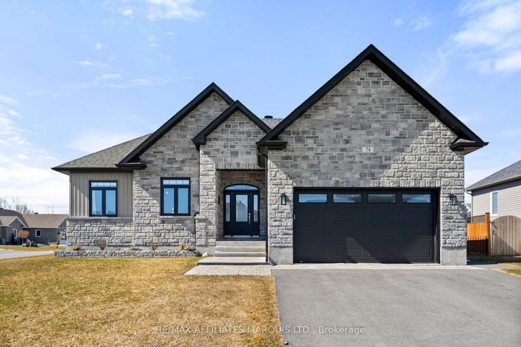 3-bedroom detached home for sale in Stormont — 74 Jim Brownell Boulevard (Photo 1)