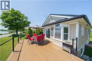 5-bedroom home for sale in Selkirk — 751 Lakeshore Road