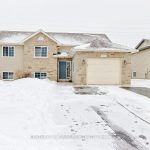 4-bedroom detached home for sale in Renfrew — 775 Pinegrove Crescent (Photo 3)