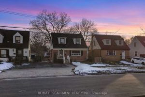 3-bedroom detached home for sale in Hamilton — 776 Britannia Avenue