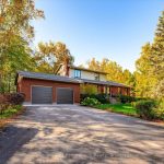 6-bedroom home for sale in Fergus — 7828 Sixth Line East (Photo 4)