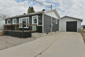 3-bedroom detached home for sale in Renfrew — 785 Eighth Street