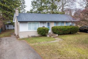 3-bedroom detached home for sale in Middlesex — 78 Strathcona Drive