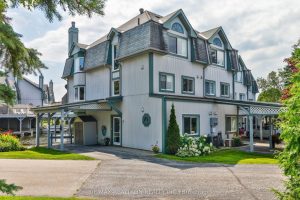 3-bedroom condo townhouse for sale in Simcoe — 7 - 24 Laguna Parkway